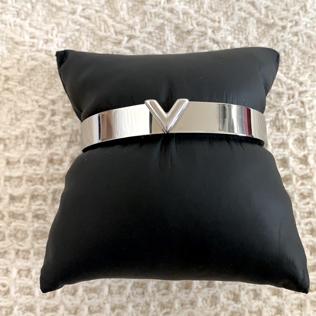 Bangle V Bracelet